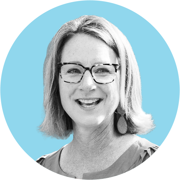 Kelly Lippenholz headshot