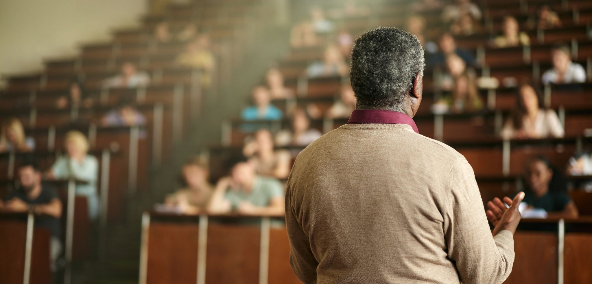 Read more about the article Should It Stay or Should It Go? The Practice of Giving Students Slides
